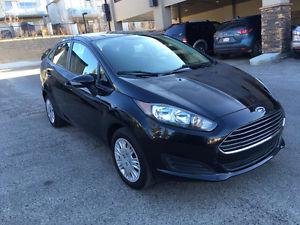  Ford Fiesta SE Sedan LOW KMS EXTRA CLEAN/ WARRANTY