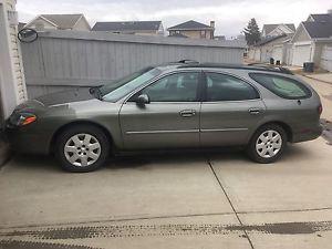  Ford Taurus Wagon **very Low Kms**