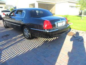  Lincoln TownCar,Loaded,Black,Leather,HiwayKm,Wellmaint
