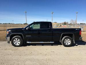  GMC Sierra  SLE Pickup Truck