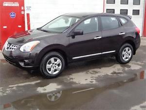  Nissan Rogue S ~  KM ~ Financing available ~