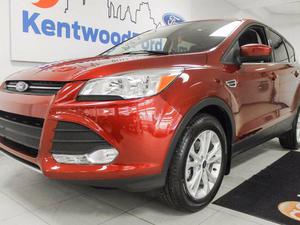  Ford Escape SE ecoboost with beautiful leather/cloth