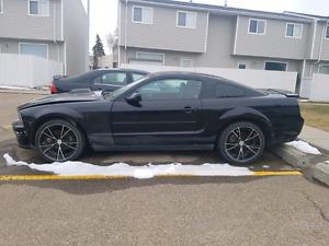 MUSTANG GT!! PRICE NEGOTIABLE!