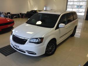  Chrysler Town andamp Country S CUIR, DVD X 2