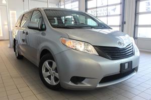  Toyota Sienna 7 PASSENGERS