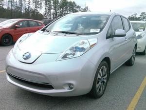  Nissan Leaf