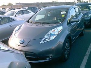  Nissan Leaf