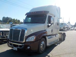  Freightliner Cascadia 125 Highway Tractor Trailer with