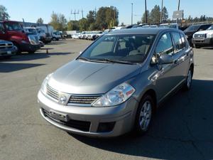  Nissan Versa 1.8 SL Hatchback