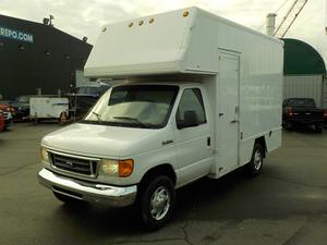  Ford E-350 Super Duty 12 Foot Cube Van with Shelving