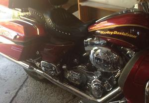 Harley Davidson FLHTCSE2 Screamin Eagle