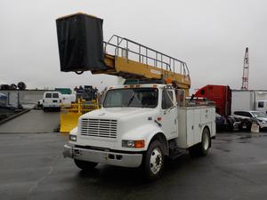  International  DT466E Bucket Truck Diesel with Air