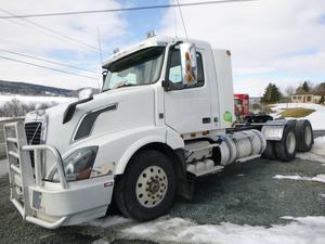  Volvo DL VOLVO  DAY CAB VN-300