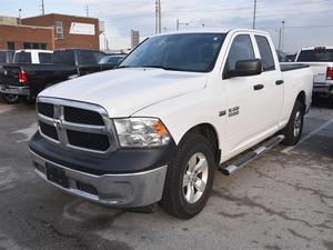  Ram  SXT QUAD CAB, ONLY  KMS !!!