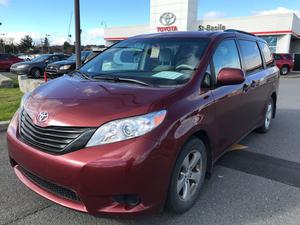  Toyota Sienna LE V6 7 PASSAGERS