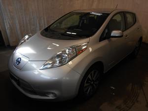  Nissan Leaf SV