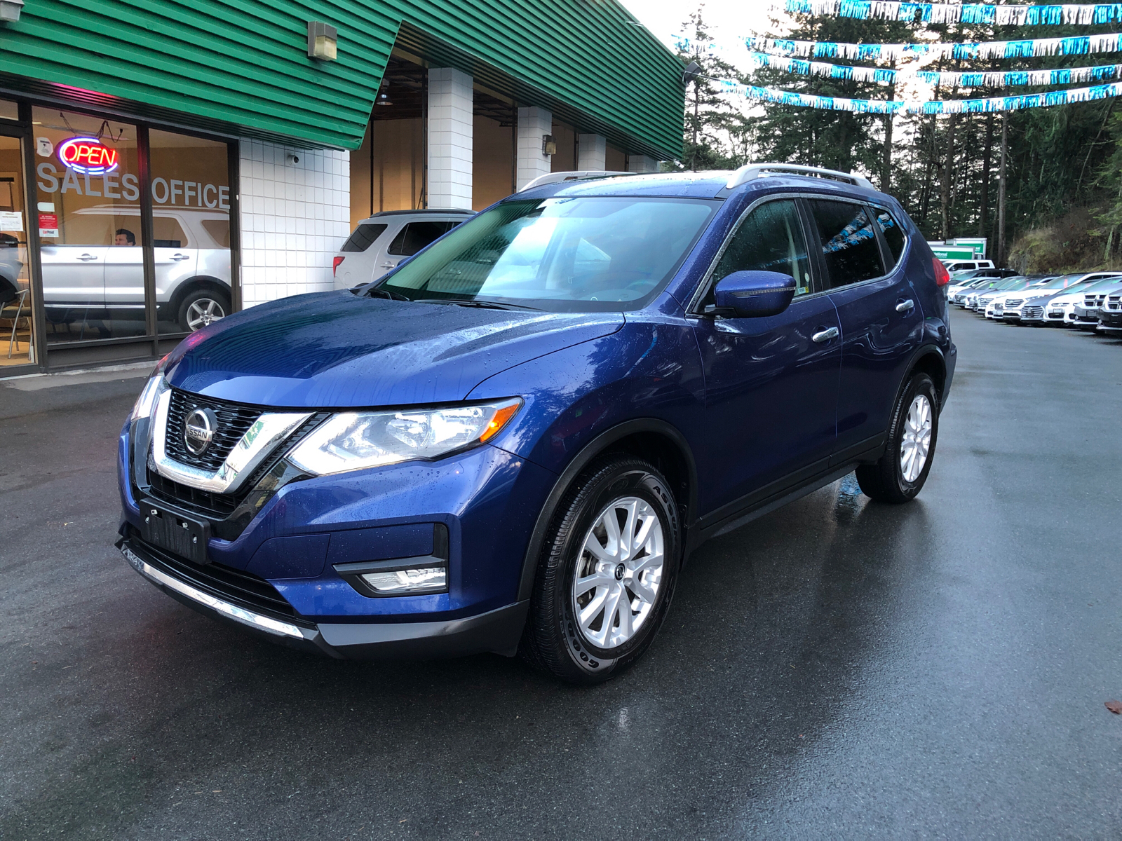 Nissan Rogue SV w/Panoramic Roof