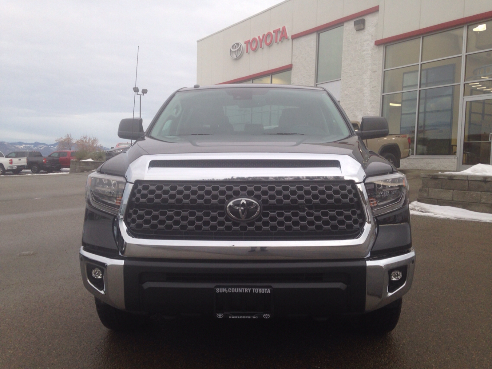  Toyota Tundra SR5 5.7L V8 CrewMax 4WD