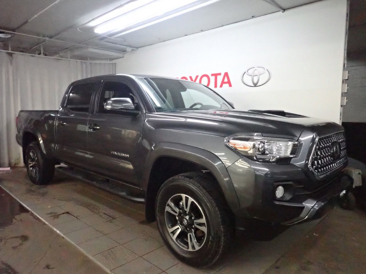  Toyota Tacoma TRD SPORT AWD