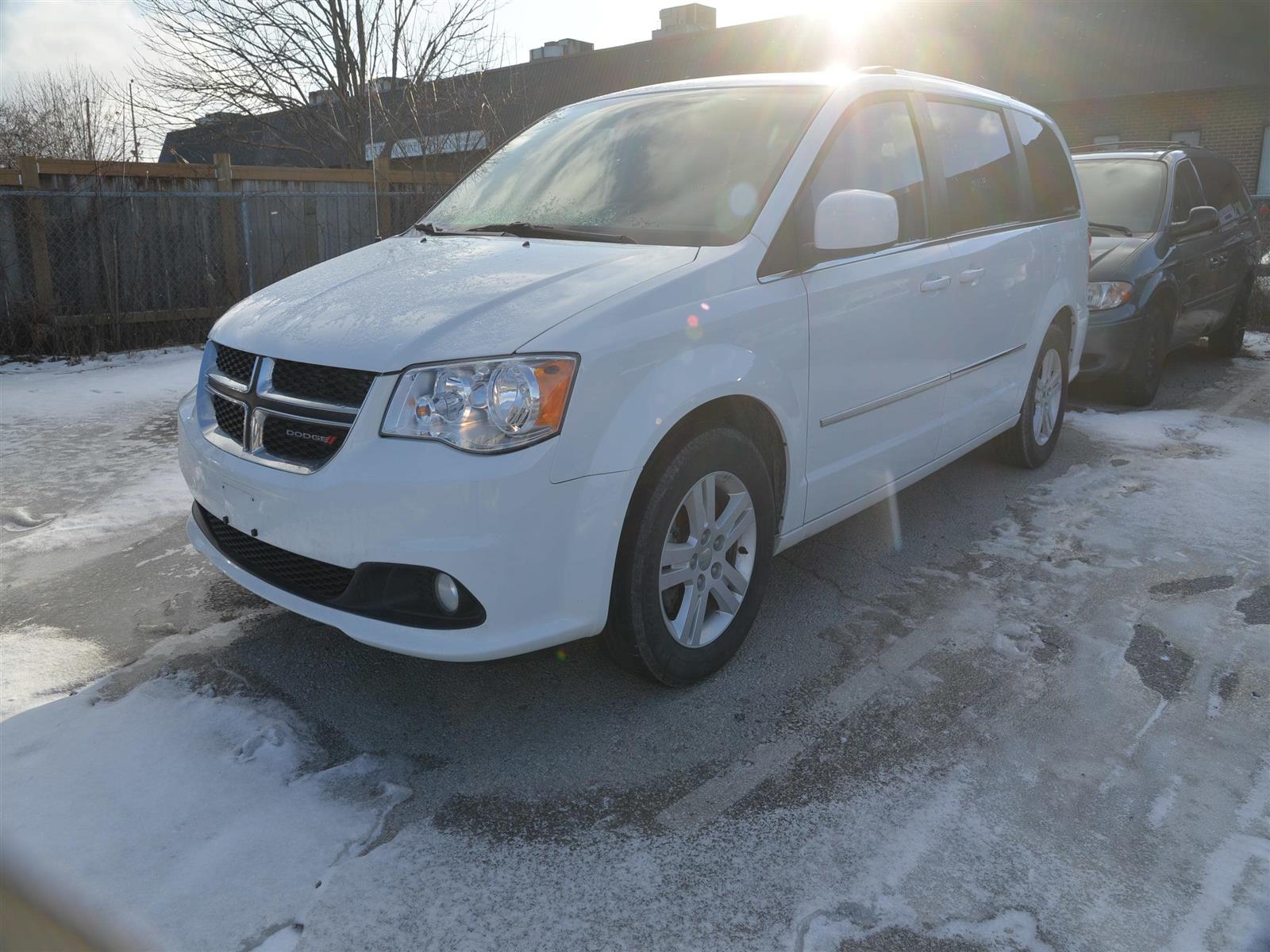 Dodge Grand Caravan CREW FULL STOW AND GO/REAR HEAT AND