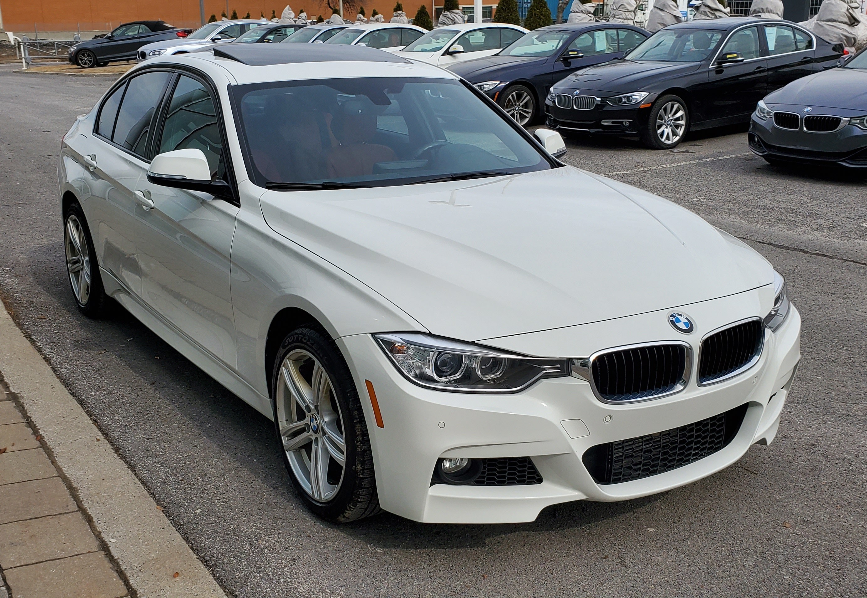  BMW 335 XDRIVE WHITE ON RED