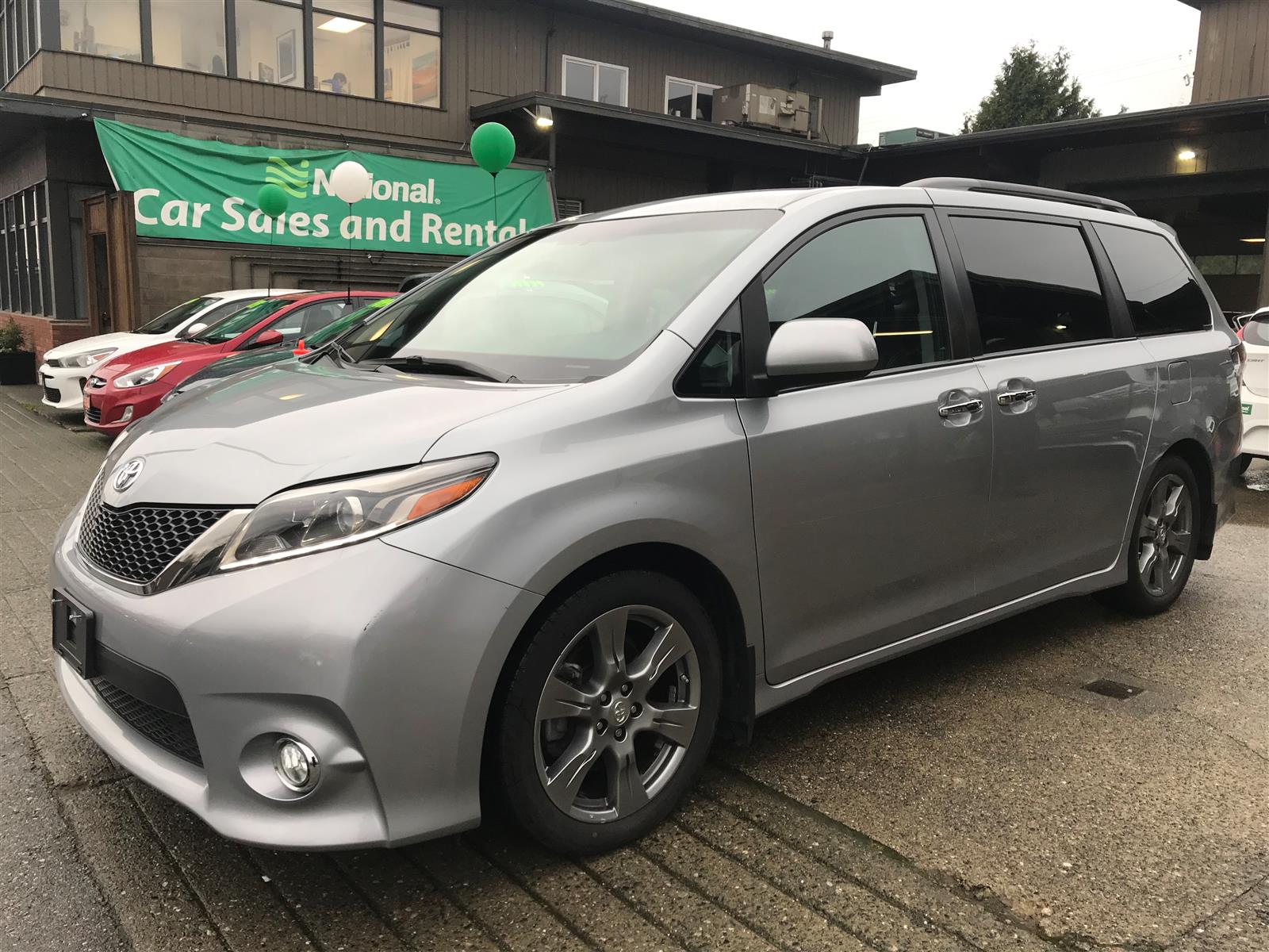  Toyota Sienna SE