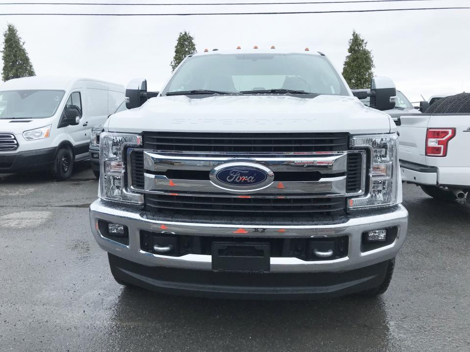  Ford F-250 XLT DE HAUT NIVEAU CREWCAB 4RM CAISSE DE