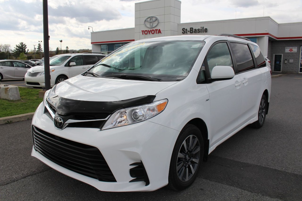  Toyota Sienna LE AWD MAGS