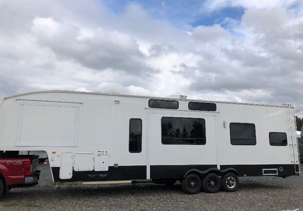  Keystone RV Fuzion