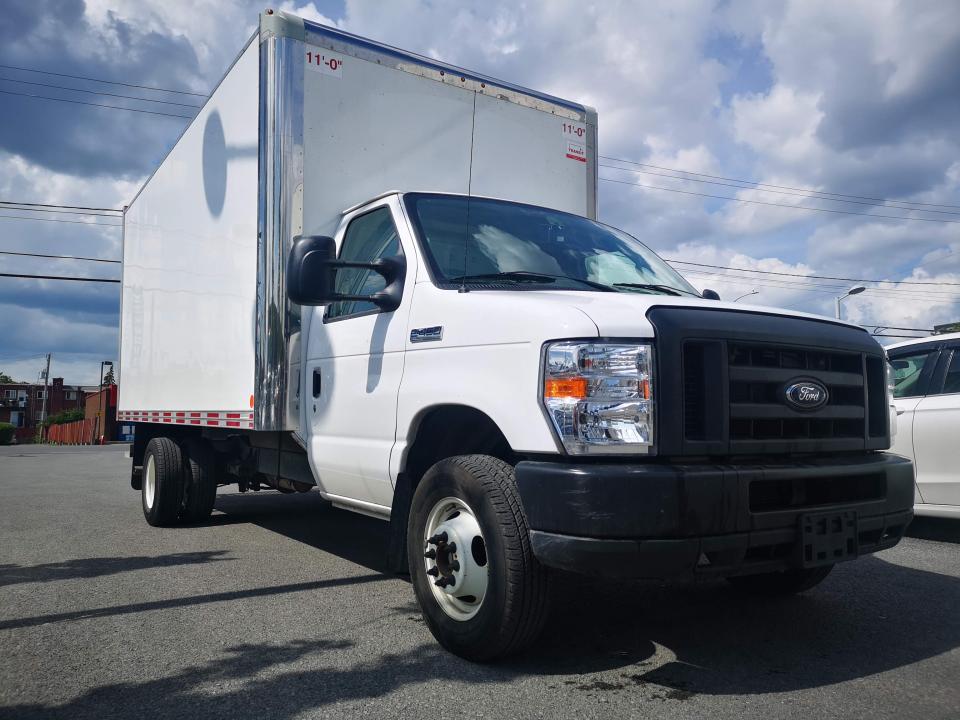 Ford E-450 ** CUBE 16' ** ROUE DOUBLE BACK UP