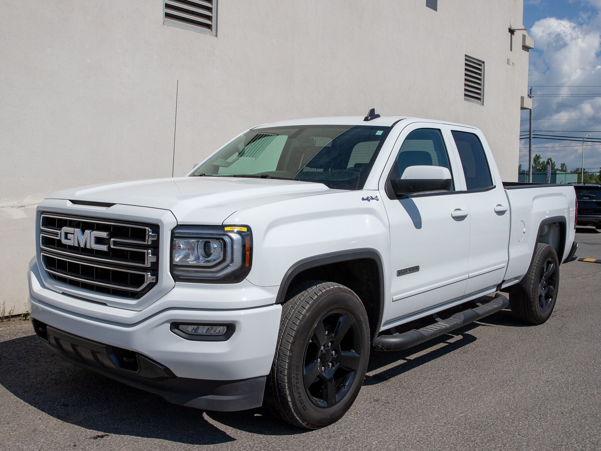  GMC sierra  ELEVATION LTD 4X4