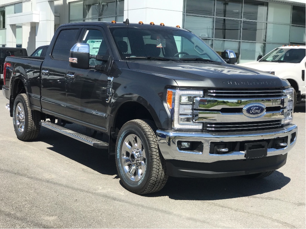  Ford F-250 LARIAT /V8 6,7L DIESEL / FX4 / CREW CAB/