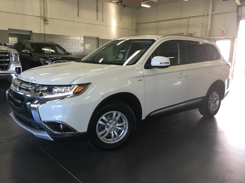  Mitsubishi Outlander 7 PASSAGERS/AWD/SIEG