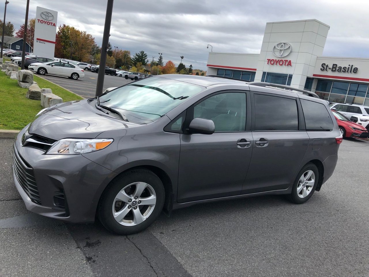  Toyota Sienna LE 8 PASSAGERS V6