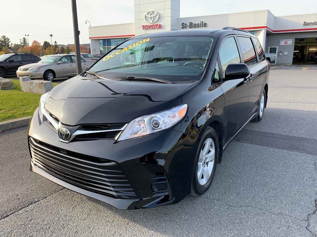  Toyota Sienna LE V6 8 PASSAGERS