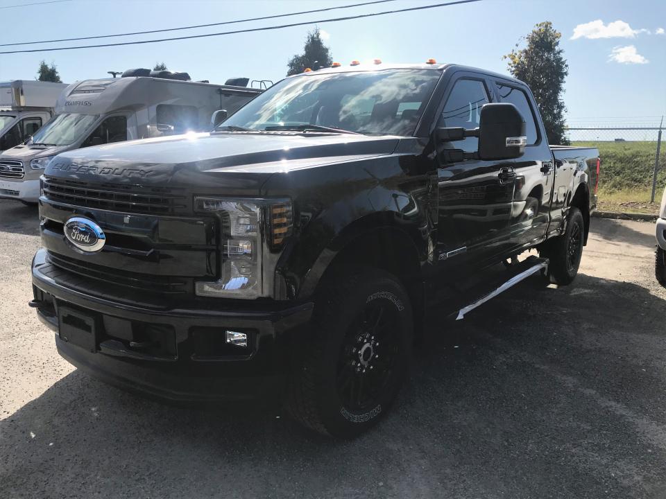  Ford F-250 LARIAT CREWCAB BOITE DE 6,75 PIEDS SPORT