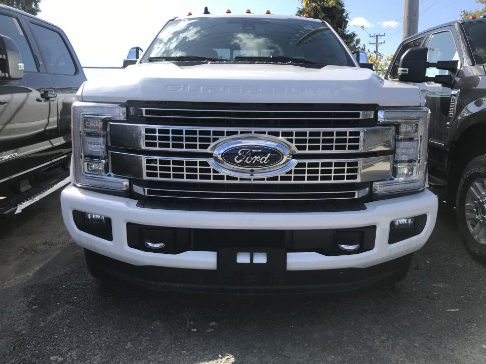  Ford F-350 PLATINUM CABINE 6 PLACES 4RM CAISSE DE 8