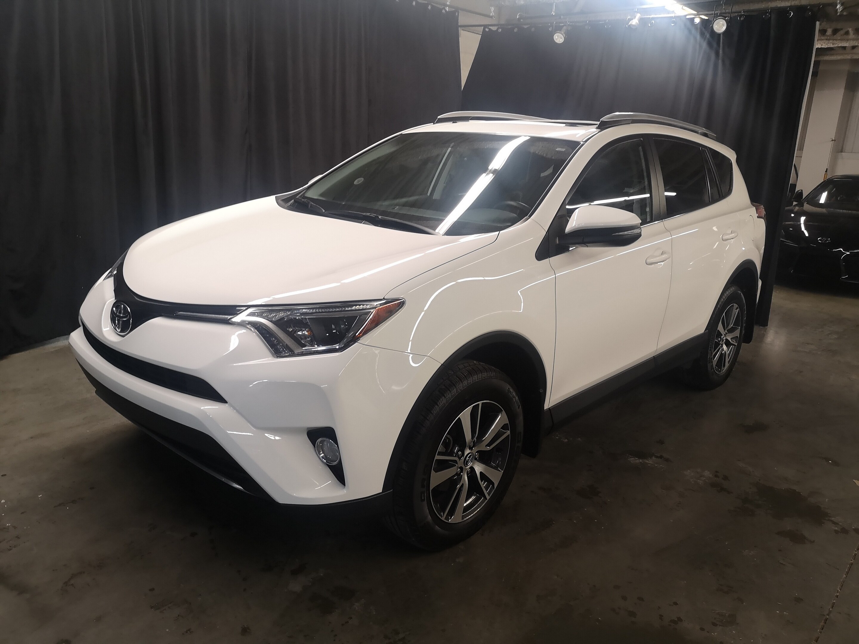  Toyota RAV4 XLE