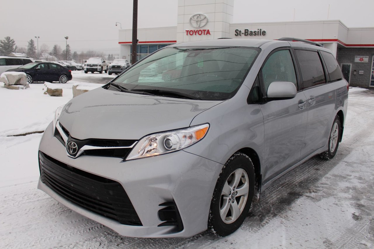  Toyota Sienna LE MAGS BLUETOOTH