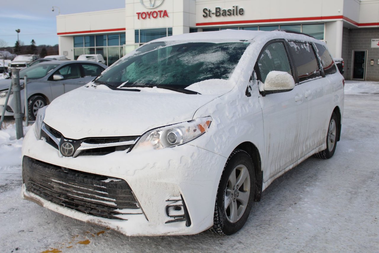  Toyota Sienna LE MAGS BLUETOOTH