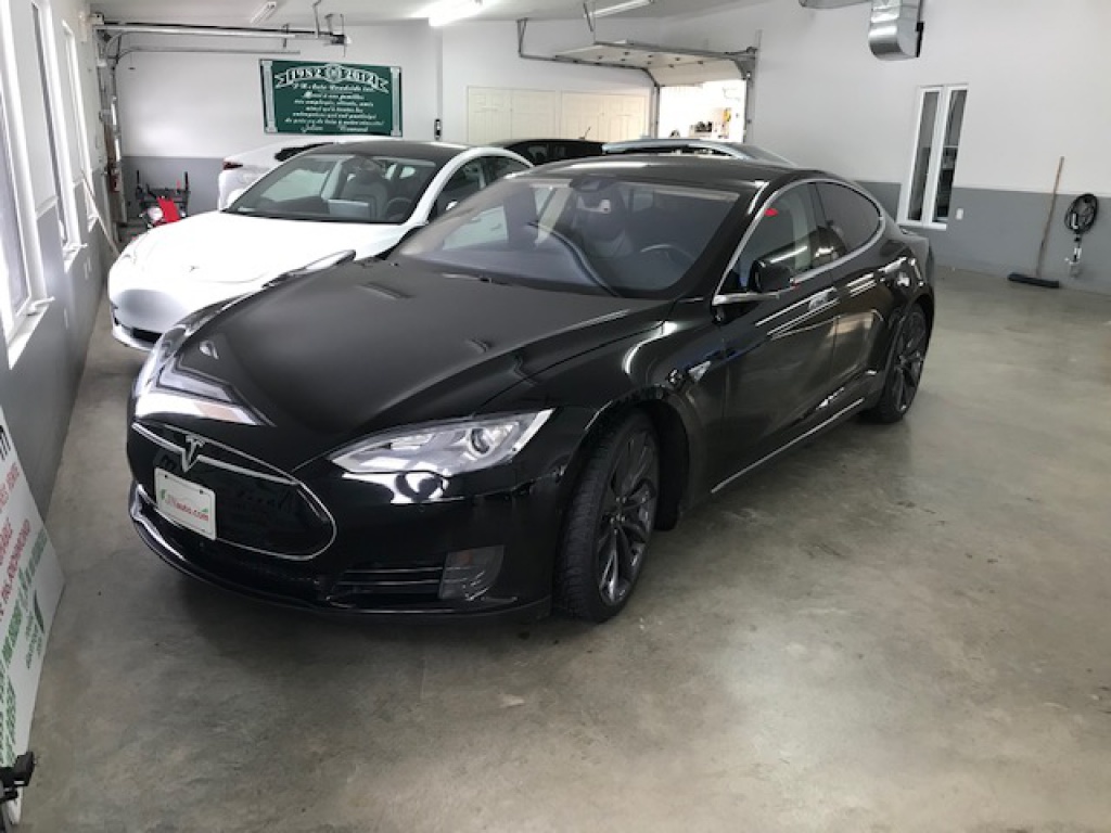  Tesla S